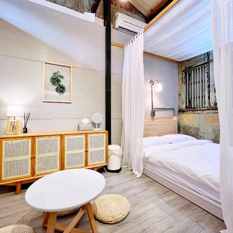 Jerry'S Mazehut Hostel Тайнань Экстерьер фото
